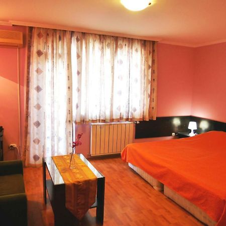 Guest House Yanina Varna Esterno foto