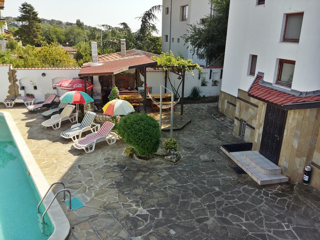 Guest House Yanina Varna Esterno foto