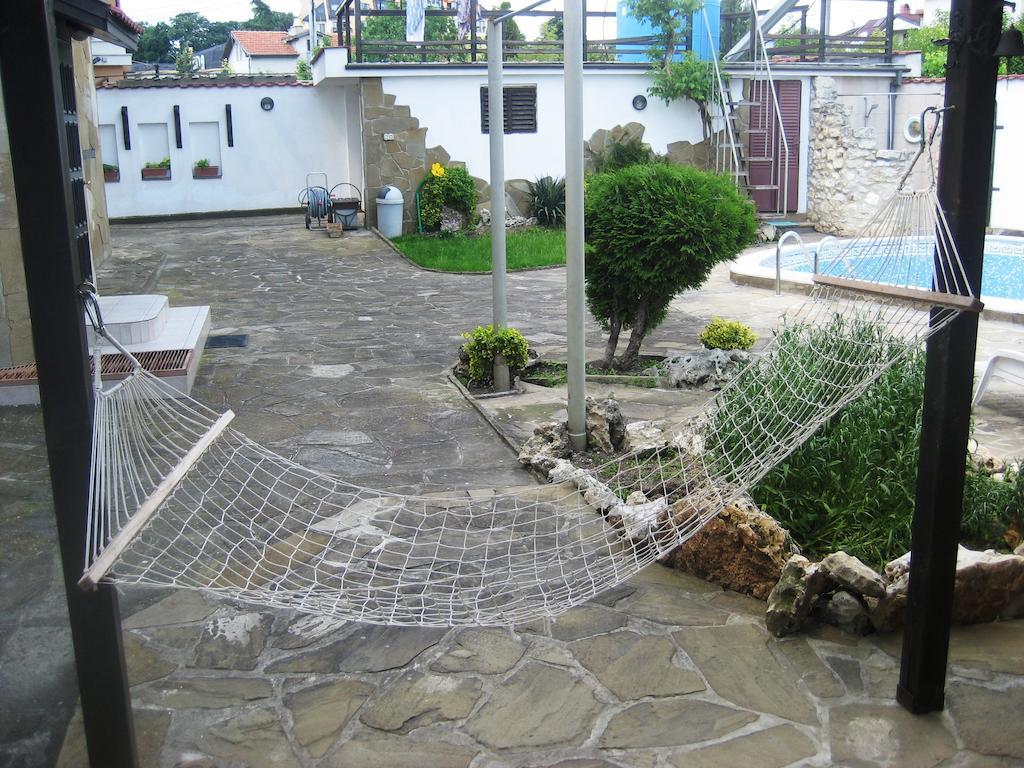 Guest House Yanina Varna Esterno foto