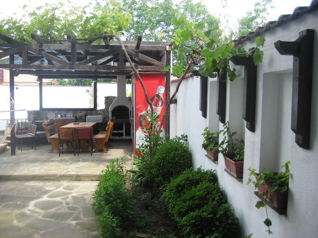 Guest House Yanina Varna Esterno foto