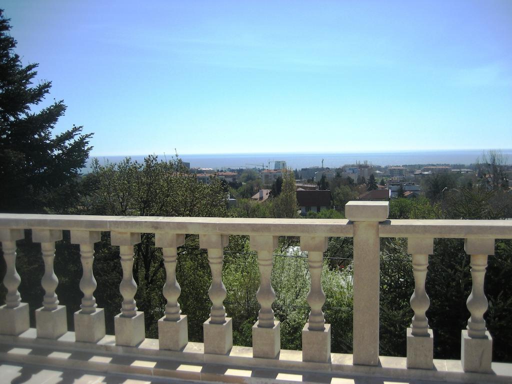 Guest House Yanina Varna Esterno foto