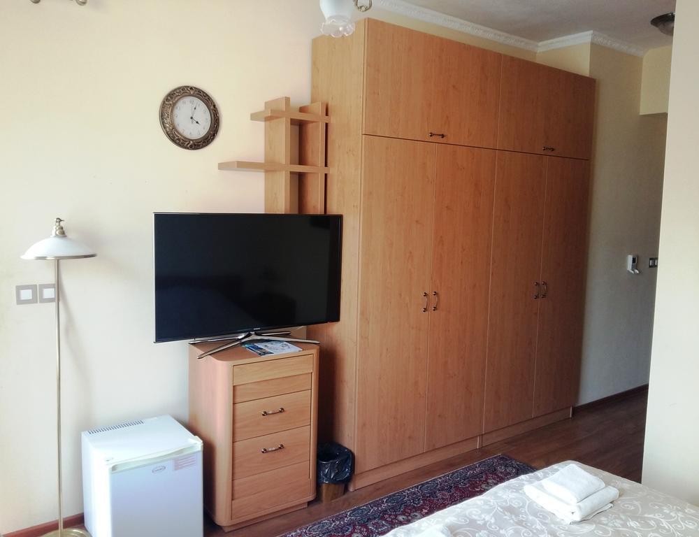 Guest House Yanina Varna Esterno foto