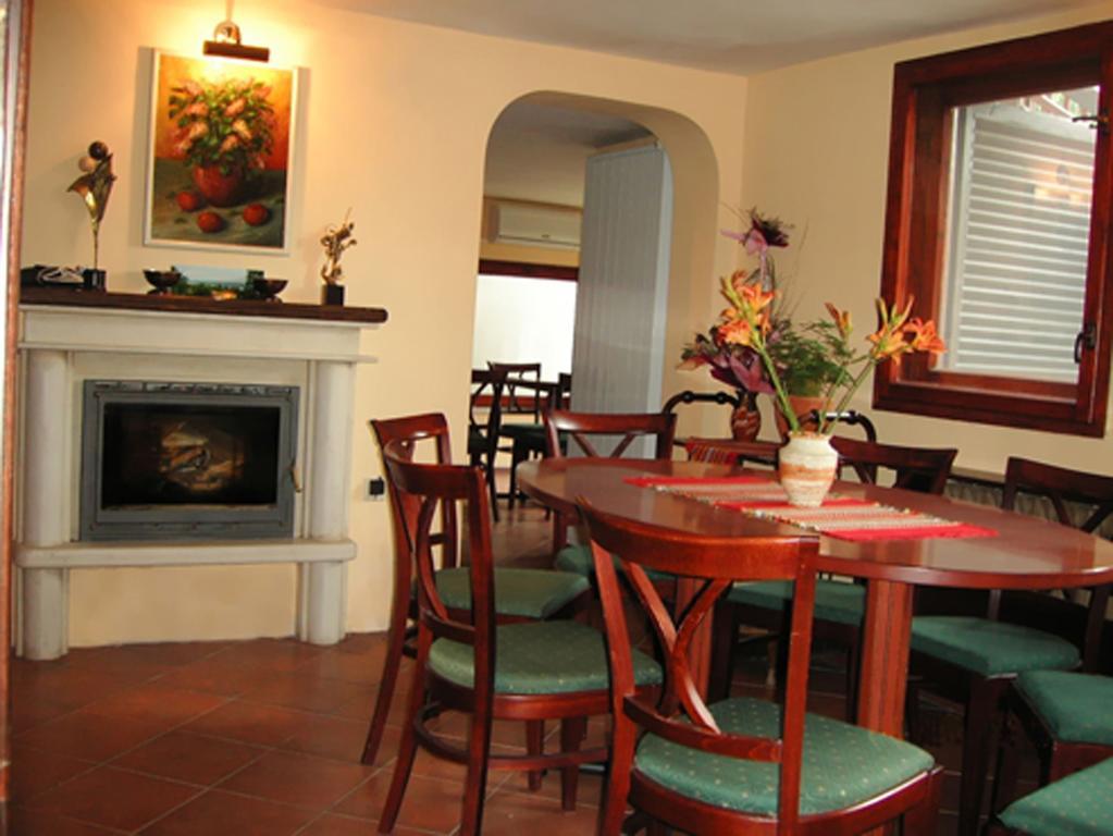 Guest House Yanina Varna Esterno foto