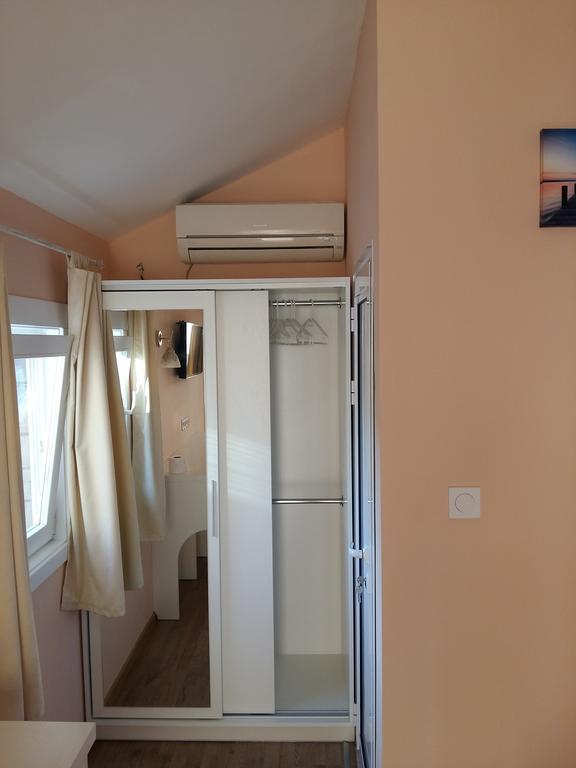 Guest House Yanina Varna Esterno foto