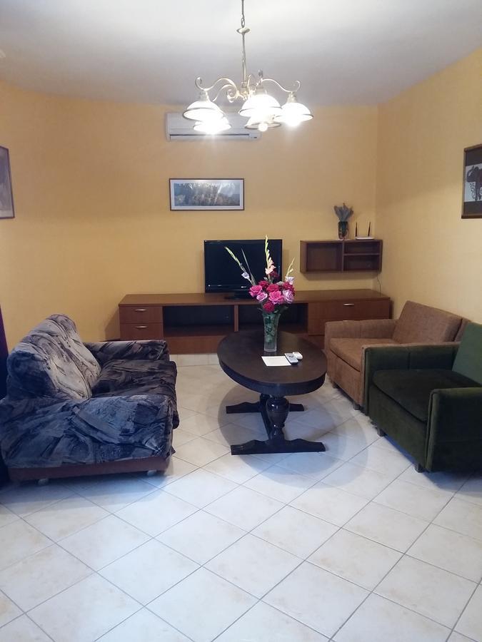 Guest House Yanina Varna Esterno foto