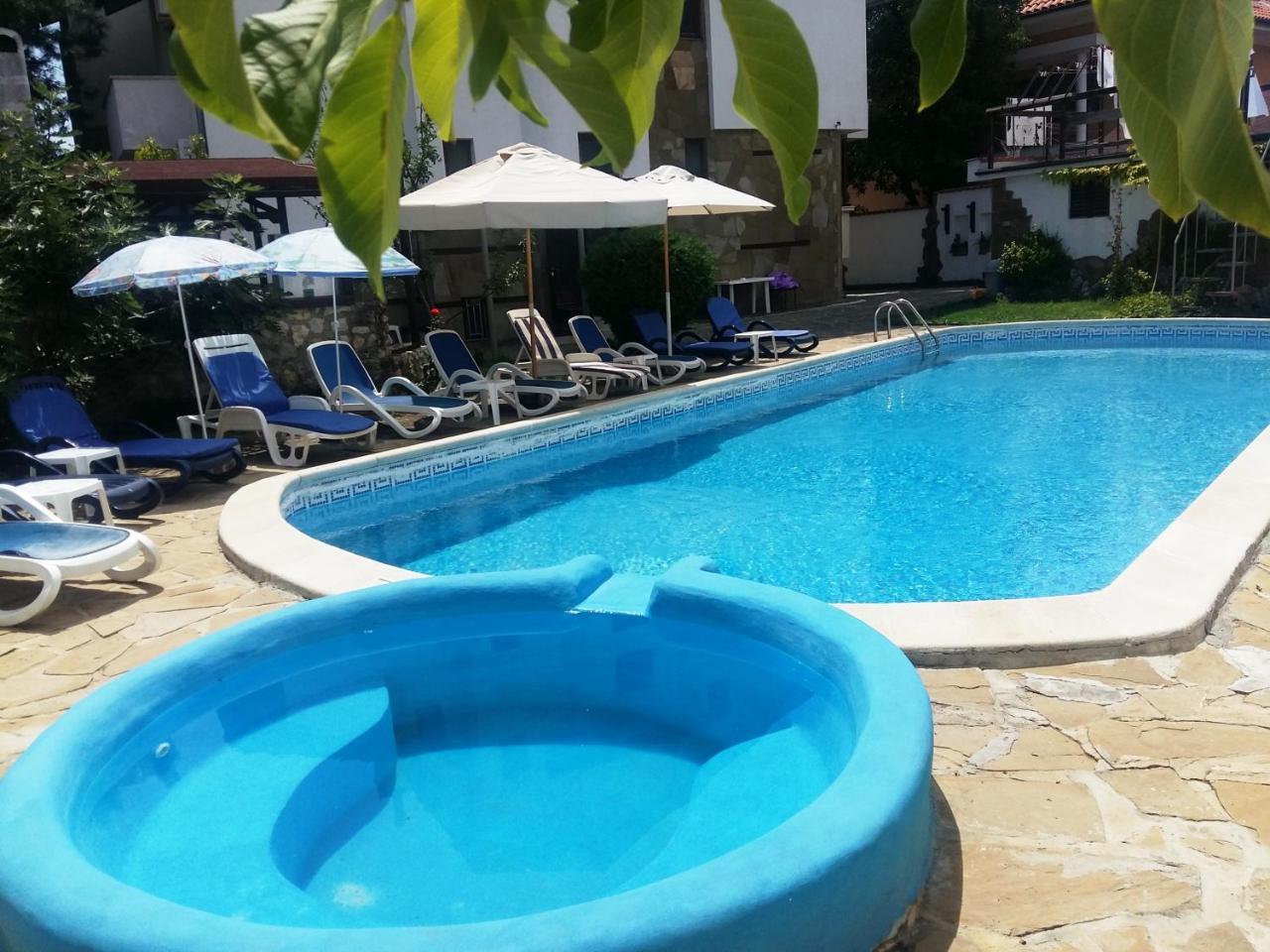 Guest House Yanina Varna Esterno foto