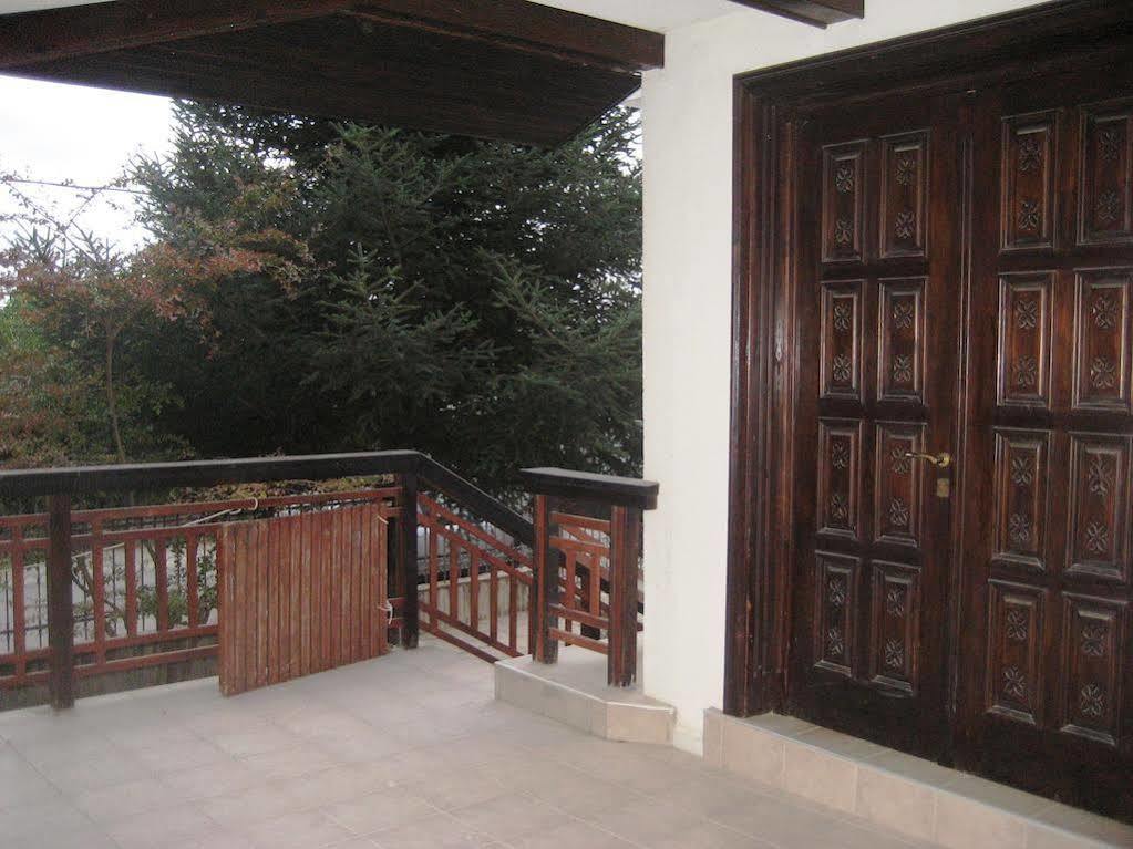 Guest House Yanina Varna Esterno foto