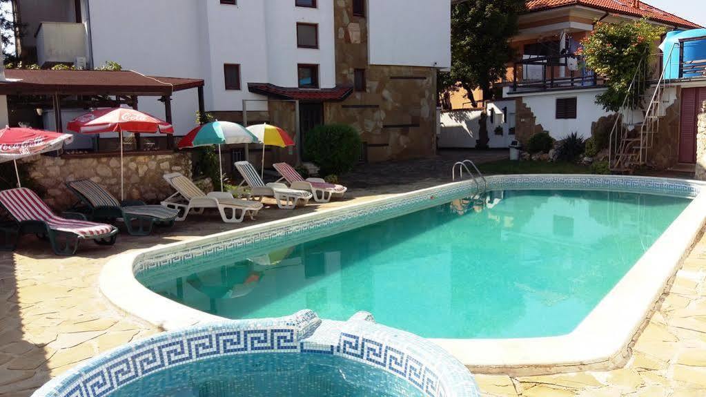 Guest House Yanina Varna Esterno foto