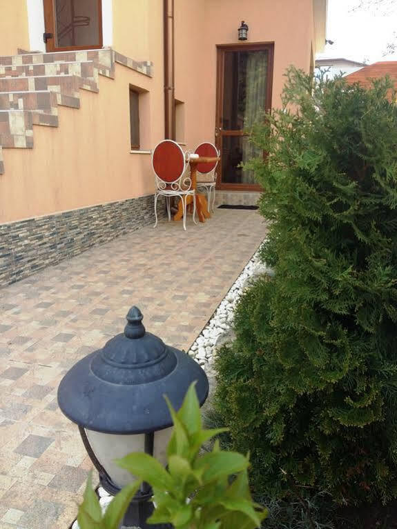 Guest House Yanina Varna Esterno foto